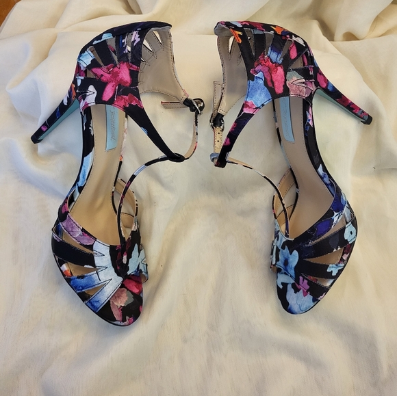 Blue by Betsy Johnson T-Straps - Picture 4 of 7